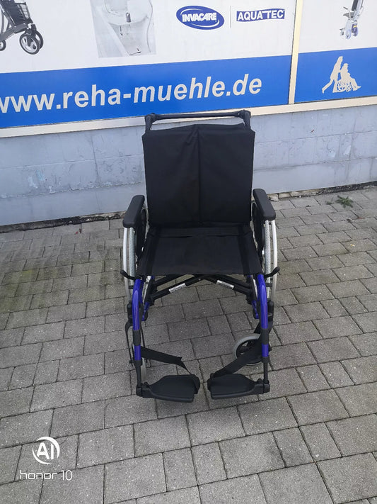 Leichtgewichtrollstuhl Breezy RubiX² Comfort – mit Rückenverstellung – gebraucht & geprüft