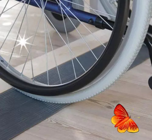 Türschwellenrampe aus Naturkautschuk – Schwarz – 2,4 cm Höhe – für Rollstuhl, Rollator & mehr