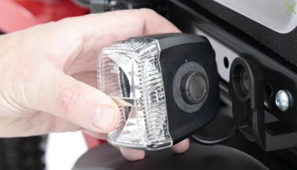 Elektrorollstuhl Juvo B5 von Otto Bock – vielseitig anpassbar mit Front‑ oder Heckantrieb